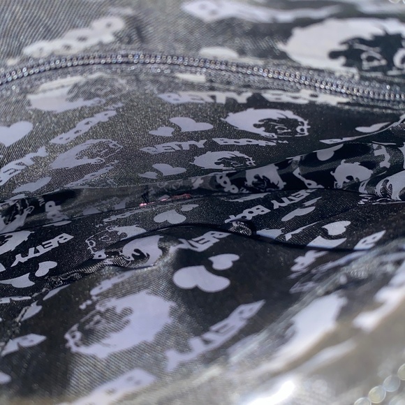 Excellent Condition Betty Boop Crossbody Bag - Picture 4 of 6